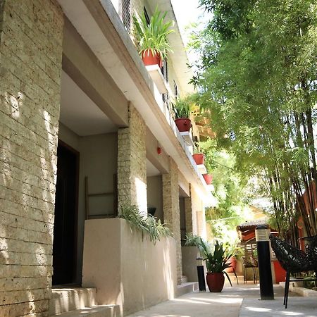 Bale Mi Hotel Balabag  Exterior photo